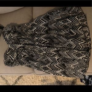 Black and White strapless summery dress